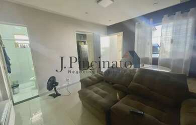 Imagem: A casa possui 2 Dormitórios, 2 Banheiros, 2 Vagas na garagem