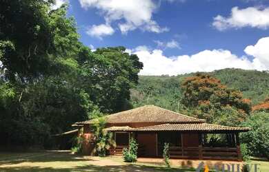 Imagem: A casa em condomínio possui 2 Dormitórios, 1 Banheiro, 250m²