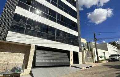 Imagem: O apartamento possui 3 Dormitórios, 1 Banheiro, 1 Vaga na garagem