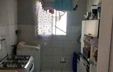 Imagem: O apartamento possui 2 Dormitórios, 1 Banheiro, 1 Vaga na garagem