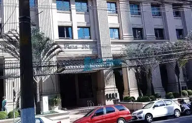 Imagem: O depósito possui 5 Vagas na garagem, 288m² de Área e está