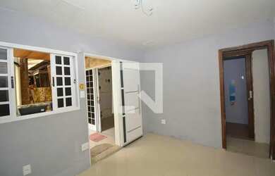 Imagem: A casa possui 2 Dormitórios, 1 Banheiro, 60m² de Área e