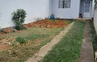 Imagem: A casa possui 2 Dormitórios, 2 Banheiros, 4 Vagas na garagem