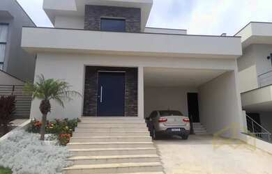 Imagem: A casa em condomínio possui 4 Dormitórios, 4 Banheiros, 4