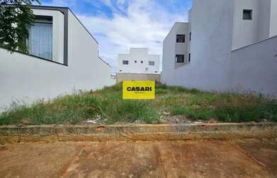 Imagem: O terreno possui 257m² de Área e está localizado em Portal