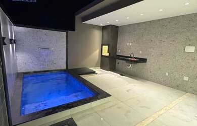 Imagem: A casa em condomínio possui 3 Dormitórios, 3 Banheiros, 2