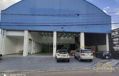 Imagem: O depósito possui 5 Vagas na garagem e 1600m² de Área e está