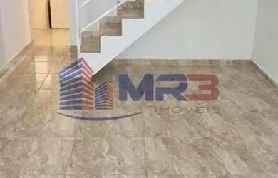 Imagem: A casa em condomínio para alugar possui 2 Dormitórios, 3 Banheiros