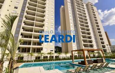 Imagem: O apartamento possui 2 Dormitórios, 2 Banheiros, 2 Vagas na