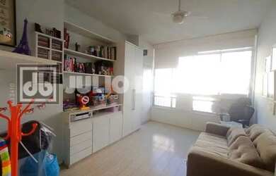 Imagem 3: COPACABANA - POSTO 4 - 3 QUARTOS - 2 BANHEIROS - DEPENDENCIAS COMPLETAS - VAGA