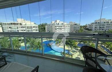 Imagem: O apartamento possui 4 Dormitórios, 4 Banheiros, 2 Vagas na