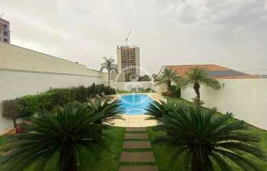 Imagem: A casa possui 2 Dormitórios, 3 Banheiros, 3 Vagas na garagem