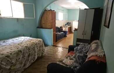 Imagem: A casa possui 5 Dormitórios, 5 Banheiros, 3 Vagas na garagem