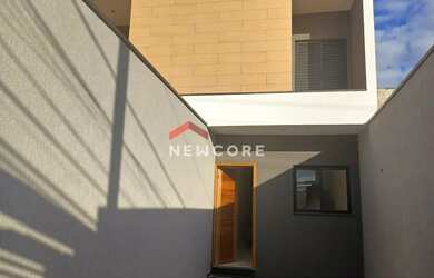 Imagem: A casa possui 2 Dormitórios, 3 Banheiros, 2 Vagas na garagem