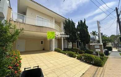 Imagem: A casa em condomínio possui 4 Dormitórios, 5 Banheiros, 4