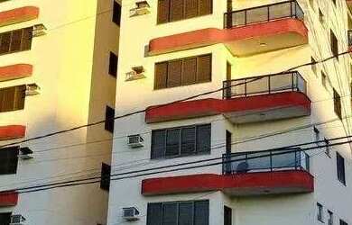 Imagem: O apartamento possui 3 Dormitórios, 1 Banheiro, 2 Vagas na