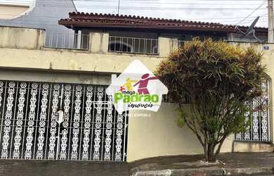 Imagem: A casa possui 2 Dormitórios, 1 Banheiro, 2 Vagas na garagem