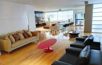 Imagem: O apartamento possui 5 Dormitórios, 5 Banheiros, 3 Vagas na