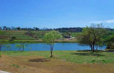 Imagem: O terreno possui 1000m² de Área e está localizado em Quintas