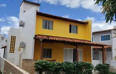 Imagem: A casa em condomínio possui 3 Dormitórios, 2 Banheiros, 3