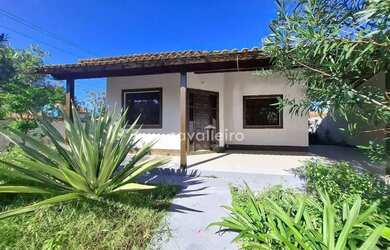 Imagem: A casa em condomínio possui 3 Dormitórios, 2 Banheiros, 3