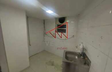 Imagem: O depósito possui 37m² de Área e está localizado em Catete