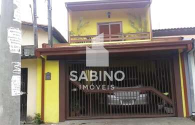 Imagem: A casa possui 4 Dormitórios, 3 Banheiros, 1 Vaga na garagem