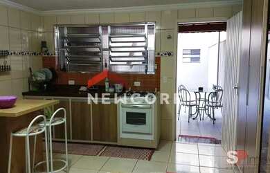 Imagem: A casa possui 3 Dormitórios, 3 Banheiros, 1 Vaga na garagem