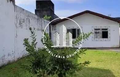 Imagem: A casa à venda possui 3 Dormitórios, 2 Banheiros, 4 Vagas