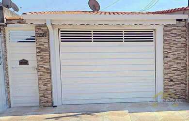 Imagem: A casa possui 3 Dormitórios, 3 Banheiros, 128m² de Área e