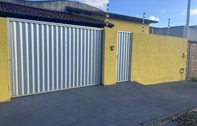 Imagem: A casa em condomínio possui 3 Dormitórios, 2 Banheiros, 2