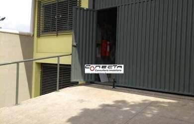 Imagem: O depósito possui 5 Vagas na garagem e 550m² de Área e está