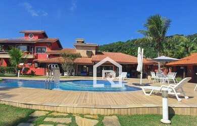 Imagem: A casa em condomínio possui 4 Dormitórios, 5 Banheiros, 5