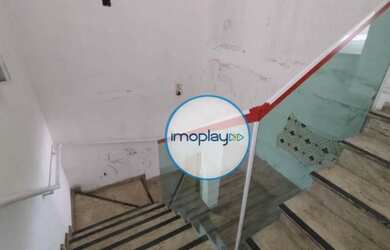 Imagem 6: Ponto comercial com 525m² vão livre, cozinha, 02 banheiros e 05 vagas...