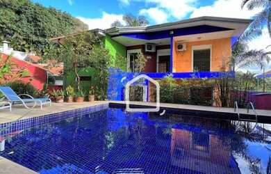 Imagem: A casa em condomínio possui 5 Dormitórios, 5 Banheiros, 4