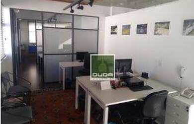 Imagem: O depósito possui 1 Vaga na garagem, 60m² de Área e está