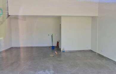 Imagem: O depósito possui 1 Vaga na garagem, 50m² de Área e está