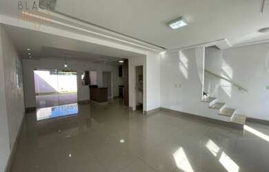 Imagem: A casa em condomínio possui 3 Dormitórios, 4 Banheiros, 2
