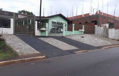 Imagem 2: 3 casas no mesmo terreno. 425m² de Área, 4 Vagas na garageme5 Dormitórios