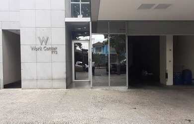 Imagem: O depósito possui 1 Vaga na garagem e 164m² de Área e está