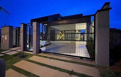 Imagem: A casa em condomínio possui 4 Dormitórios, 1 Banheiro e 420m²