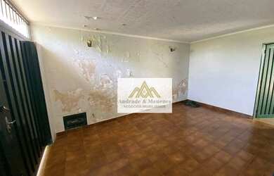 Imagem: A casa possui 2 Dormitórios, 1 Banheiro, 2 Vagas na garagem