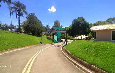 Imagem 2: Fazenda em Avelinópolis. Piscina, Churrasqueira, Ar-condicionadoe181m²...