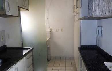 Imagem: O apartamento possui 3 Dormitórios, 1 Banheiro, 2 Vagas na