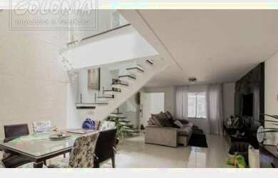 Imagem: A casa possui 3 Dormitórios, 4 Banheiros, 3 Vagas na garagem