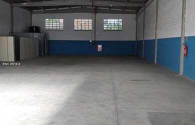 Imagem 4: Galpão para Locação em Lauro de Freitas, portão, 1 banheiro