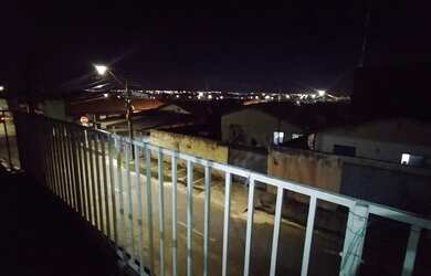 Imagem: A casa possui 2 Dormitórios, 1 Banheiro e Imóvel mobiliado