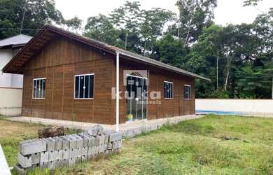 Imagem 2: CASA COM PISCINA. Piscina, 70m² de Área, 1 Vaga na garageme3 Dormitórios