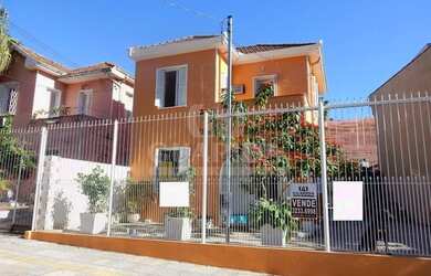 Imagem: A casa possui 2 Dormitórios, 2 Banheiros, 5 Vagas na garagem