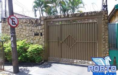 Imagem: A casa possui 3 Dormitórios, 4 Banheiros, 3 Vagas na garagem